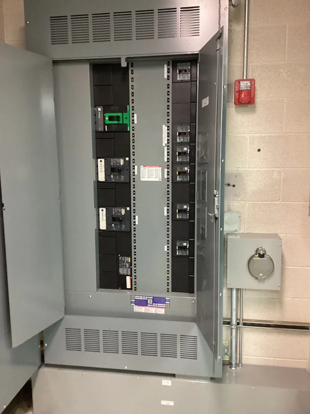 Main distribution panel installation at Arizona healthcare facility by New Phase Electrical